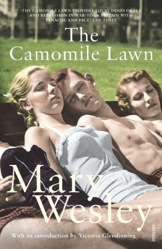 Beispielbild fr The Camomile Lawn zum Verkauf von ThriftBooks-Dallas