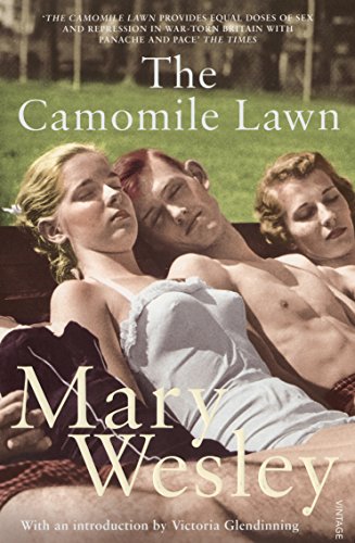 Imagen de archivo de The Camomile Lawn a la venta por Blackwell's