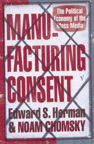 Imagen de archivo de Manufacturing Consent: The Political Economy of the MASS MEDIA a la venta por ubucuu