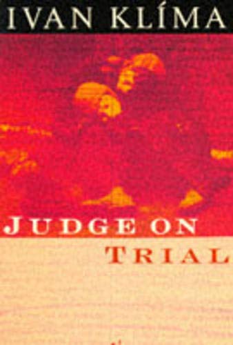 Imagen de archivo de Judge on Trial a la venta por Wonder Book
