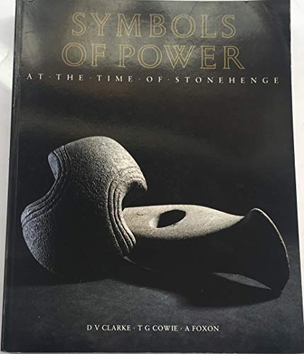 Imagen de archivo de Symbols of Power at the Time of Stonehenge a la venta por Vagabond Books, A.B.A.A.