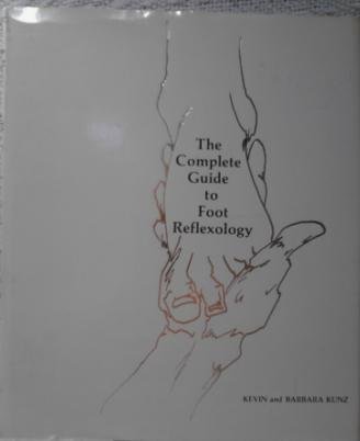 Imagen de archivo de The Complete Guide to Foot Reflexology a la venta por ThriftBooks-Atlanta