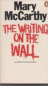 9780140036336: The Writing On the Wall And Other Literary Essays