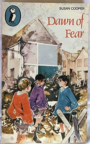 9780140307191: Dawn of Fear (Puffin Books)