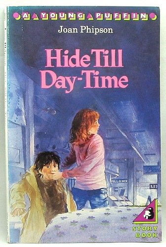 Beispielbild fr Hide Till Day-Time (Young Puffin Books) zum Verkauf von AwesomeBooks