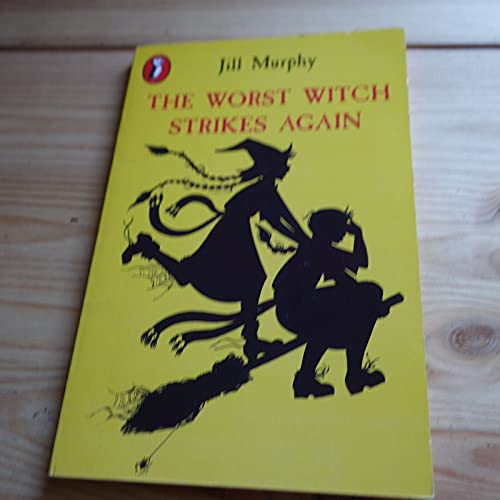 9780140313482: The Worst Witch Strikes Again