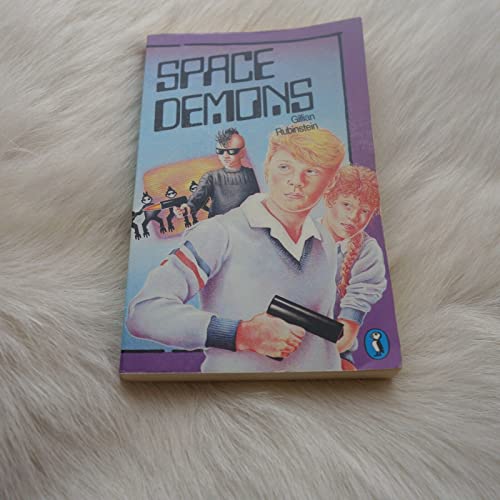 Beispielbild fr Space Demons (Puffin story books) zum Verkauf von AwesomeBooks