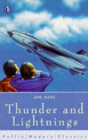 Imagen de archivo de Thunder And Lightnings (Puffin Modern Classics) a la venta por AwesomeBooks