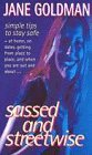 9780140380125: Sussed And Streetwise: A Teenager's Safety Guide