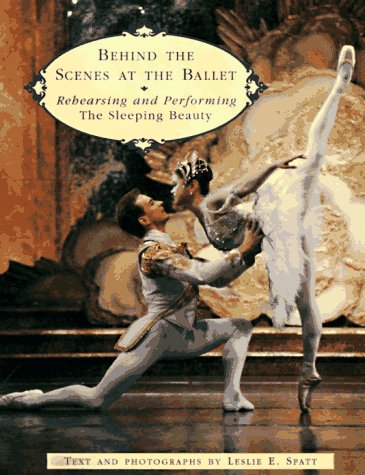 9780140559057: Behind the Scenes at the Ballet: Rehearsing And Performing'the Sleeping Beauty'