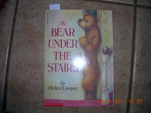 9780140560947: The Bear Under the Stairs (Picture Puffins)