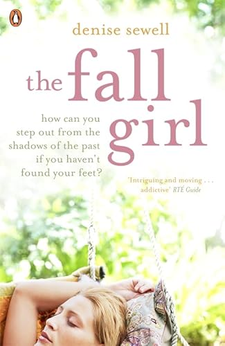 9780141035154: The Fall Girl