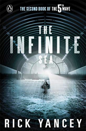Beispielbild für The 5th Wave: The Infinite Sea (Book 2) zum Verkauf von SecondSale