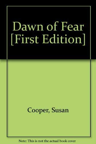 9780152227104: Dawn of Fear