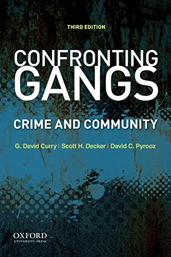 Beispielbild fr Confronting Gangs: Crime and Community zum Verkauf von ThriftBooks-Atlanta