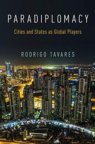 Imagen de archivo de Paradiplomacy : Cities and States As Global Players a la venta por Better World Books