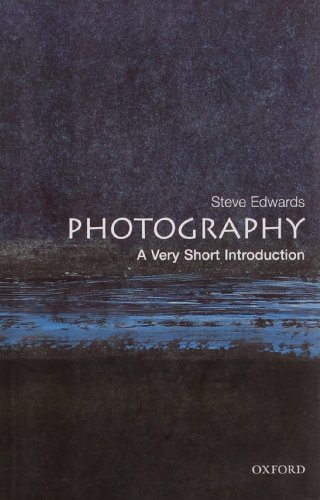 Photography: A Very Short Introduction - Steve Edwards