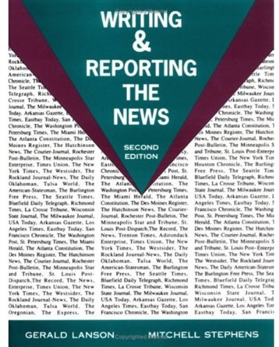 Imagen de archivo de Writing and Reporting the News a la venta por Bearly Read Books