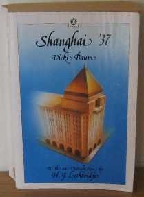 Beispielbild fr Shanghai '37 (Oxford Paperbacks) zum Verkauf von WorldofBooks