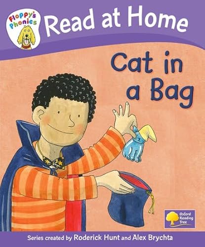 Imagen de archivo de Read at Home: Floppy's Phonics: L1b: Cat in a Bag a la venta por AwesomeBooks