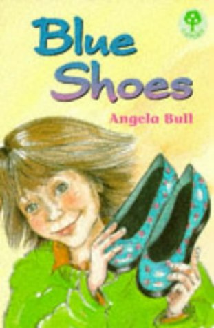 Imagen de archivo de Blue Shoes (Treetops S.) a la venta por WorldofBooks