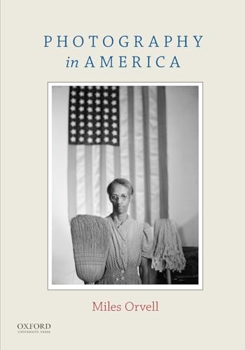 Imagen de archivo de Photography in America a la venta por Textbooks_Source