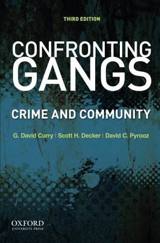 Imagen de archivo de Confronting Gangs : Crime and Community a la venta por Better World Books