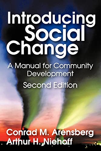 Imagen de archivo de Introducing Social Change : A Manual for Community Development a la venta por Blackwell's