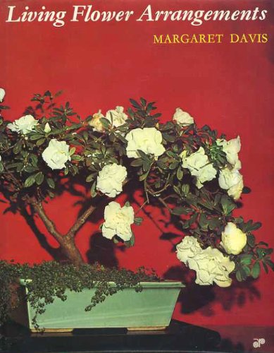 Living flower arrangements (9780207121517) by Davis, Margaret