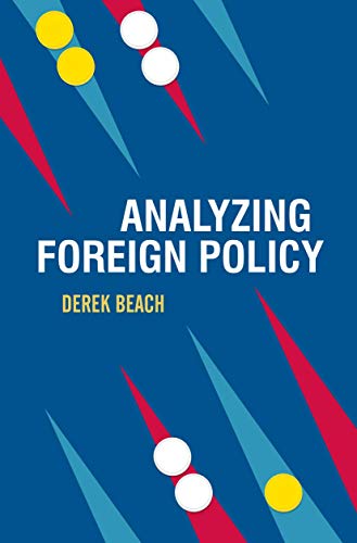 Imagen de archivo de Analyzing Foreign Policy a la venta por Basi6 International