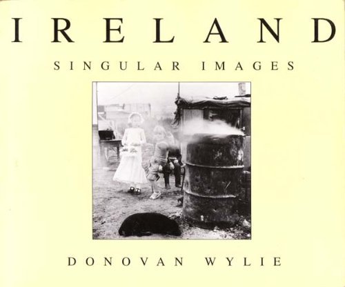 Beispielbild fr Ireland: Singular Images zum Verkauf von Wonder Book