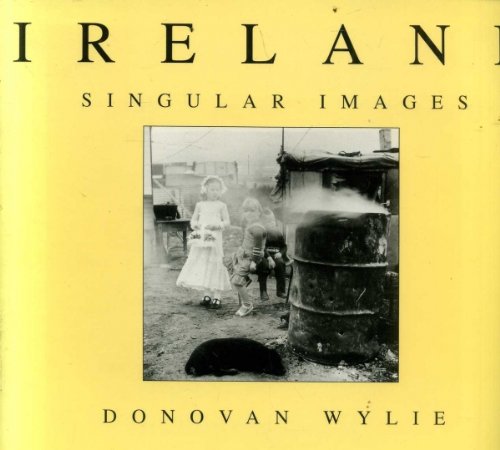 9780233988993: Ireland: Singular Images [Lingua Inglese]