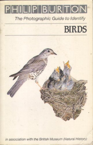 Beispielbild fr Birds (Roger Phillips Guides) zum Verkauf von WorldofBooks