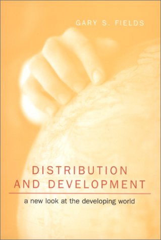 9780262062152: Distribution and Development: A New Look at the Developing World