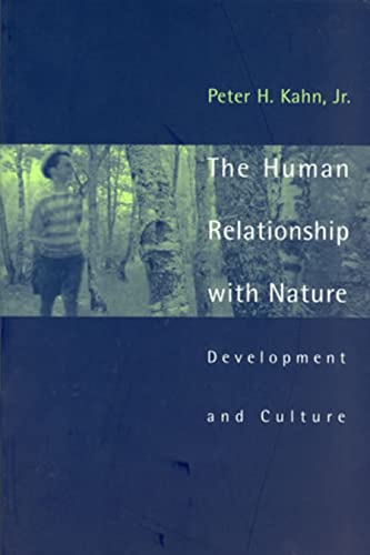 Imagen de archivo de The Human Relationship with Nature : Development and Culture a la venta por Better World Books