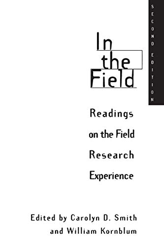 Imagen de archivo de In the Field: Readings on the Field Research Experience a la venta por Open Books