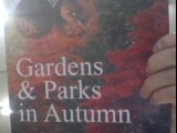 Beispielbild fr Gardens & Parks in Autumn (Wildlife Watch) zum Verkauf von AwesomeBooks