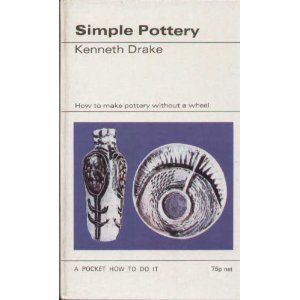Imagen de archivo de Simple Pottery (How to Do it) a la venta por Better World Books: West