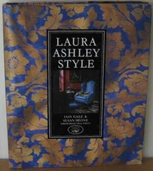 Imagen de archivo de Laura Ashley Style a la venta por Better World Books