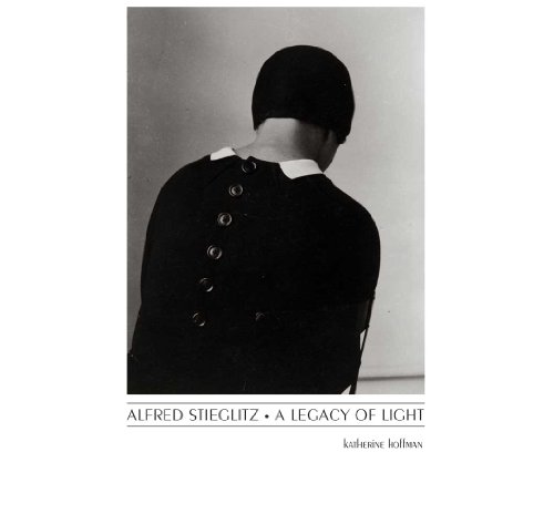 Beispielbild fr Alfred Stieglitz: A Legacy of Light zum Verkauf von More Than Words