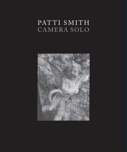 9780300182293: Patti Smith: Camera Solo (Wadsworth Atheneum Museum Of Art (Yale))