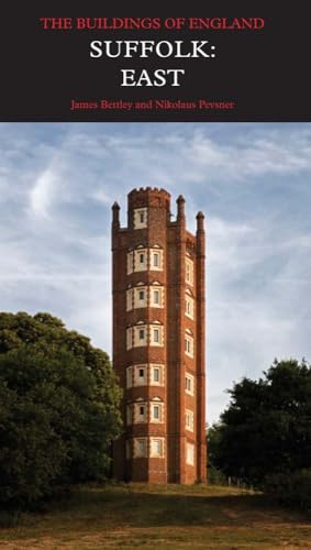 Imagen de archivo de Suffolk: East (Pevsner Architectural Guides: Buildings of England) a la venta por Midtown Scholar Bookstore