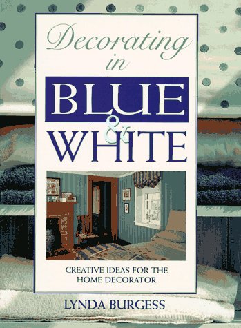 Beispielbild für Decorating in Blue and White zum Verkauf von medimops