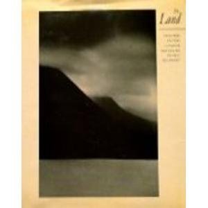 Imagen de archivo de The Land: Twentieth Century Landscape Photographs a la venta por GF Books, Inc.