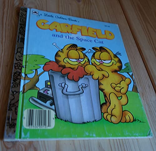 Beispielbild fr Garfield and the Space Cat (A Little Golden Book) zum Verkauf von Wonder Book