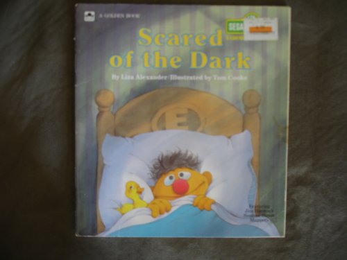 Imagen de archivo de Scared of the Dark-Sesame Street Growing-Up Book (Sesame Street Growing - up Book) a la venta por Orion Tech