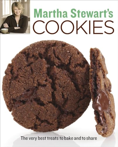 Imagen de archivo de Martha Stewarts Cookies: The Very Best Treats to Bake and to Share: A Baking Book a la venta por KuleliBooks