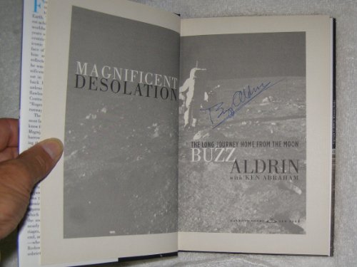 Imagen de archivo de Magnificent Desolation: The Long Journey Home from the Moon a la venta por Front Cover Books