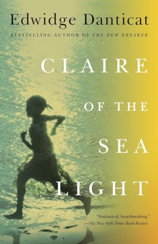 Imagen de archivo de Claire of the Sea Light (Vintage Contemporaries) a la venta por Eighth Day Books, LLC