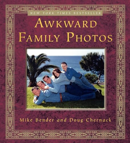 9780307592293: Awkward Family Photos